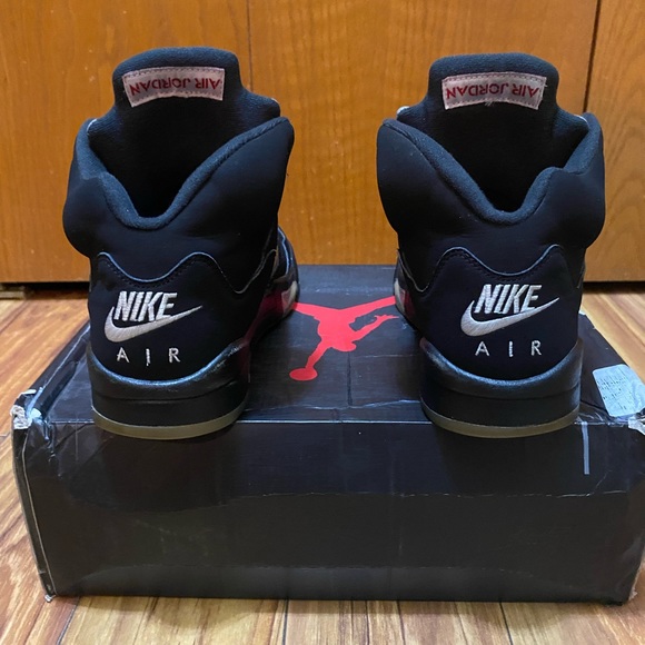 Jordan 5 OG “Metallic” 2016 - Picture 3 of 3